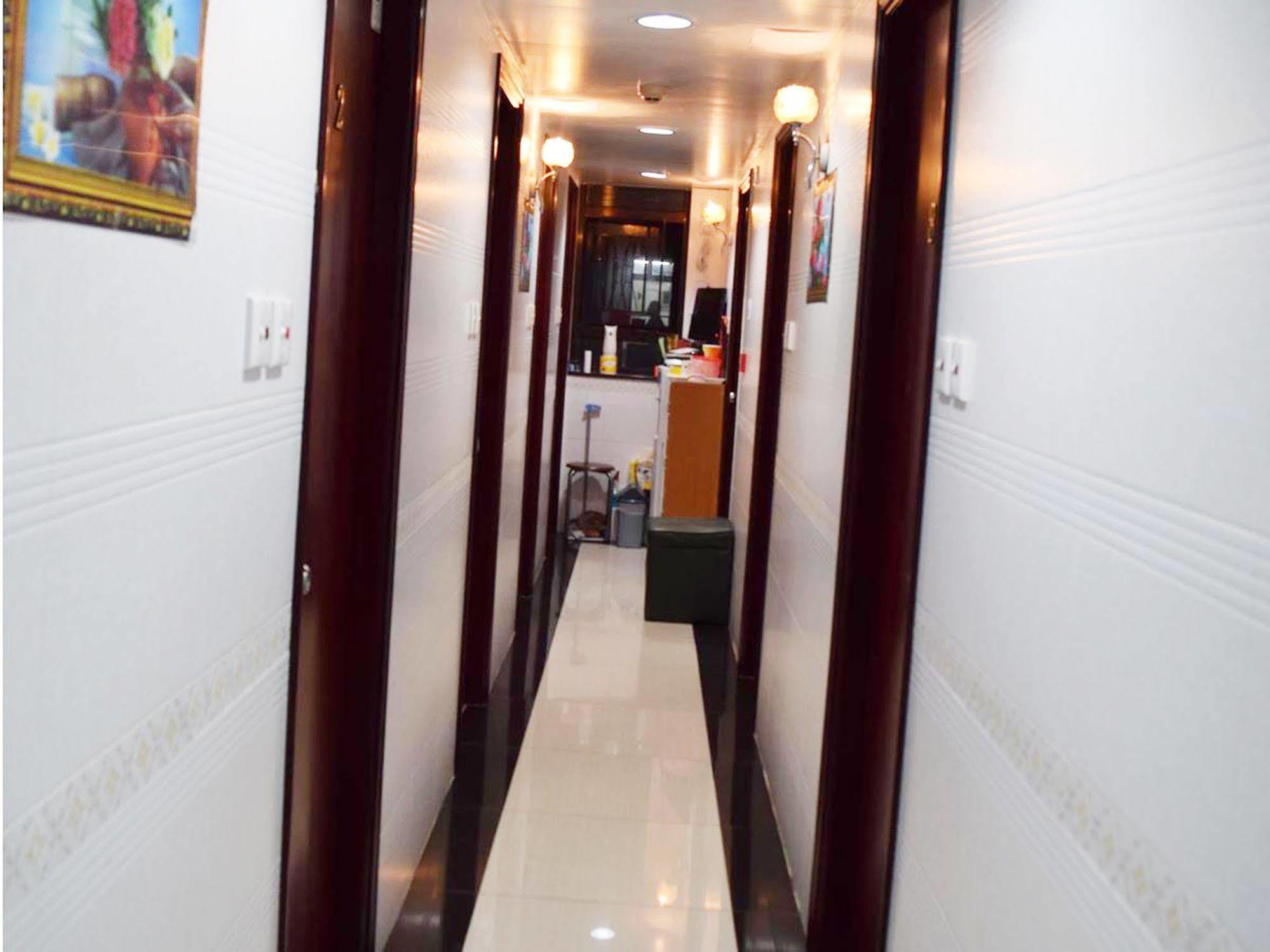 Om Guest House Гонконг Экстерьер фото